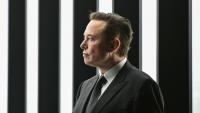 Elon Musk le 22 mars 2022 dans la giga-usine tesla de Gruenheide, près de Berlin (Allemagne)