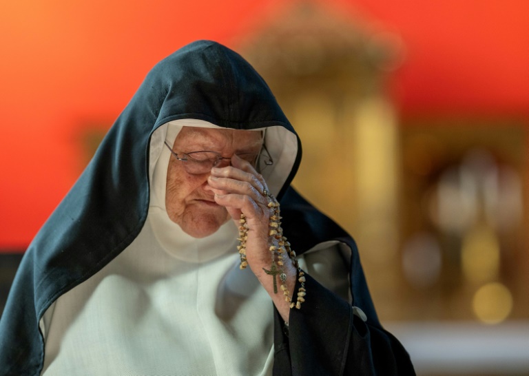 La soeur Bernadette, 88 ans, Soeur Bernadette, 88 ans, le 20 septembre 2025 dans la chapelle du château de Goldenstein à Elsbethen, près de Salzbourg, en Autriche