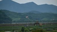 Un poste d'observation sud-coréen en face du côté nord-coréen de la zone démilitarisée (ZDM) séparant les deux Corées, vu depuis Paju, le 12 septembre 2026
