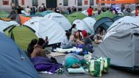 Des manifestants installés dans des tentes sur la Puerta del Sol à Madrid pour protester contre les expulsions de logements, le 27 septembre 2026