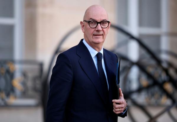 Le ministre de l'Economie et des Finances Roland Lescure à la sortie de l'Elysée, le 28 octobre 2026 à Paris