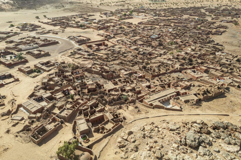 Vue aérienne de la ville médiévale de Oualata, le 4 avril 2025, en Mauritanie