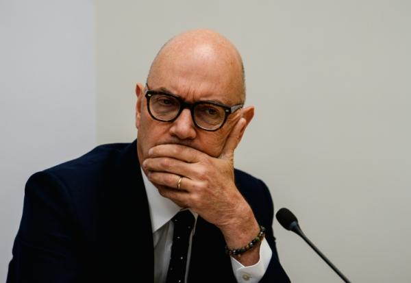 Le ministre français de l'Economie, Roland Lescure, tient une conférence de presse à Paris, le 6 mai 2026
