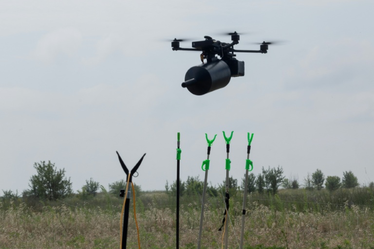 Un drone FPV, lors de vols test dans un lieu tenu secret en Ukraine, le 10 juillet 2025 