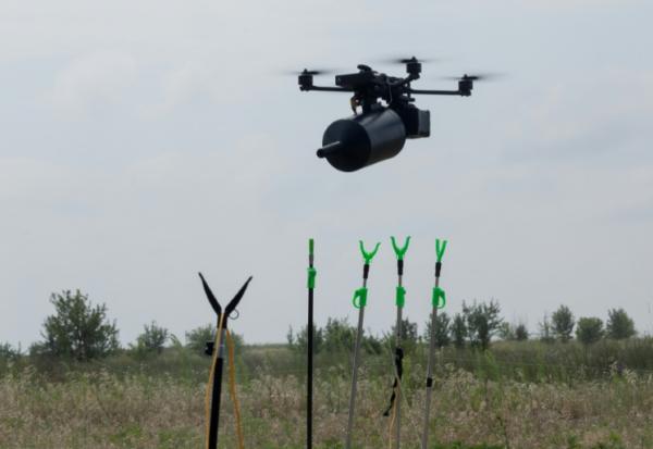 Un drone FPV, lors de vols test dans un lieu tenu secret en Ukraine, le 10 juillet 2025 
