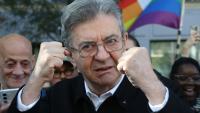 Le leader de la France insoumise Jean-Luc Melenchon dans le cortège de la Marche des fiertés pour la défense des droits des personnes LGBT+, le 3 octobre 2026 à Paris