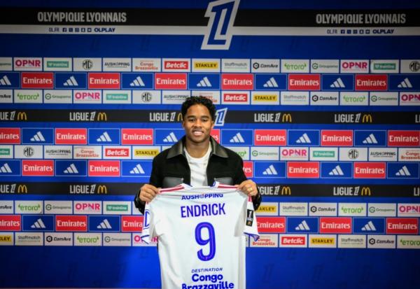 L'attaquant brésilien Endrick, recrue de l'Olympique lyonnais, lors de sa présentation officielle, le 5 janvier 2026
