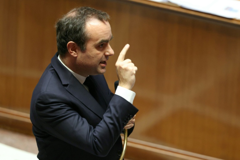 Le Premier ministre Sébastien Lecornu lors d'une séance de questions au gouvernement à l'Assemblée nationale, à Paris, le 17 février 2026