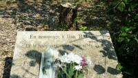 Le mémorial en hommage à Ilan Halimi à Epinay-sur Seine (Seine-Saint-Denis) le 15 août 2025, après sa dégradation
