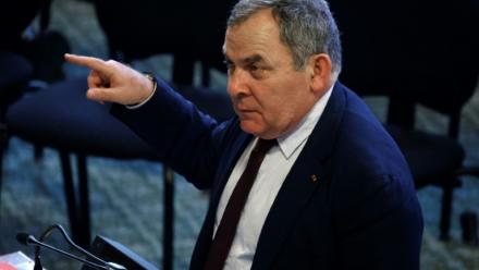 L'ancien maire du 16e arrondissement de Paris et sénateur Francis Szpiner à l'hôtel de ville de Paris le 12 décembre 2023