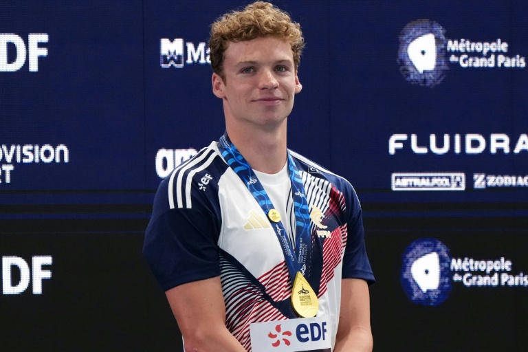 Le Français Léon Marchand, sacré champion d'Europe du 200 m papillon, le 15 août 2026 à Saint-Denis