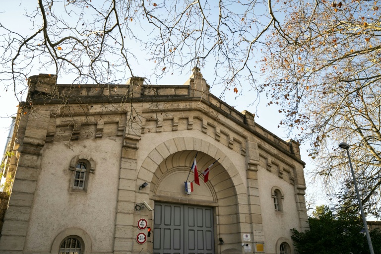 L'entrée de la prison de Dijon, d'où se sont évadés deux détenus en détention provisoire, le 27 novembre 2025 en Côte d'Or