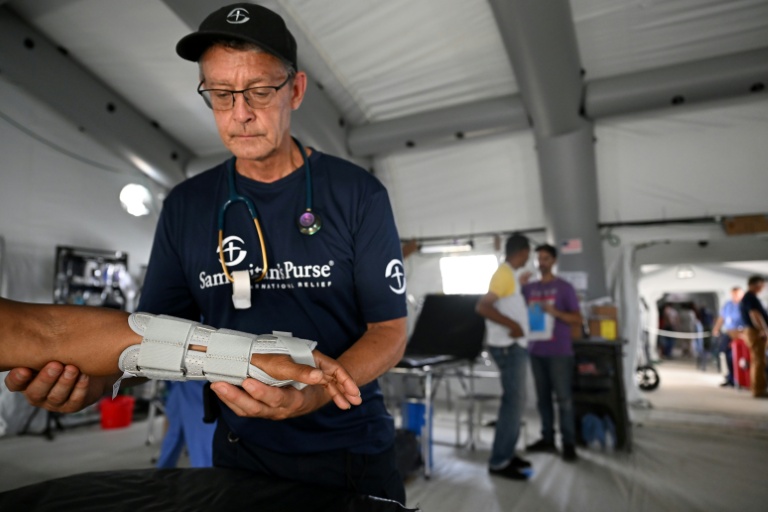 Un patient est pris en charge à l’hôpital de campagne de l’organisation américaine Samaritan’s Purse à La Guaira, au Venezuela, le 10 juillet 2026, à la suite des deux séismes du 24 juin