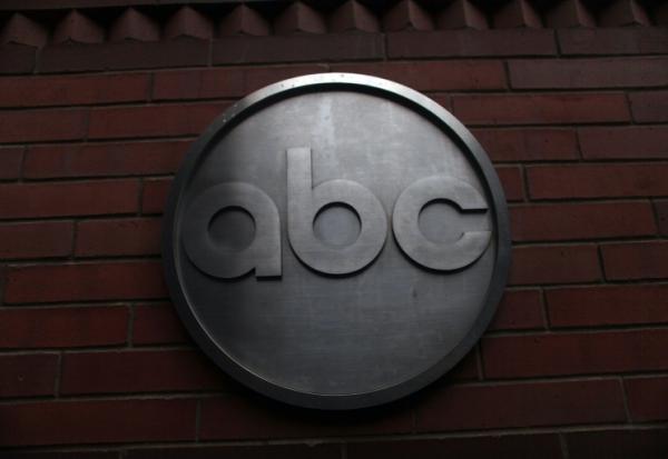 Le logo d’ABC devant le siège d’ABC, le 24 février 2010 à New York