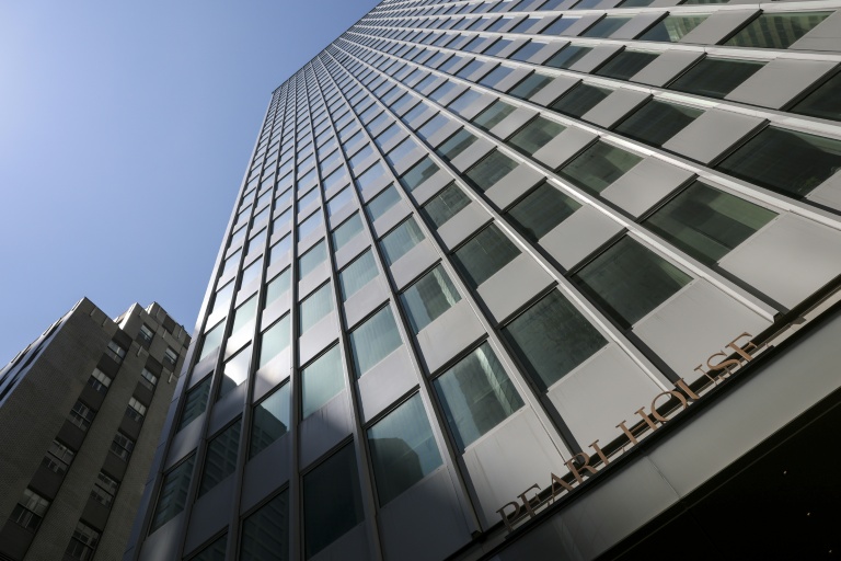La façade d'un immeuble de bureaux converti en logement à New York, le 10 avril 2026