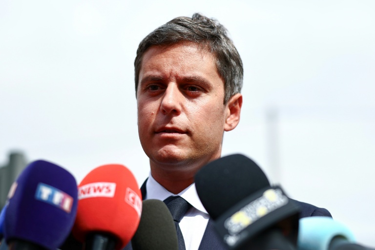 Gabriel Attal, secrétaire général de Renaissance et candidat à la  présidentielle de 2027, s'adresse aux journalistes  à la foire agricole de Châlons-en-Champagne, le 30 août 2026 dans la Marne