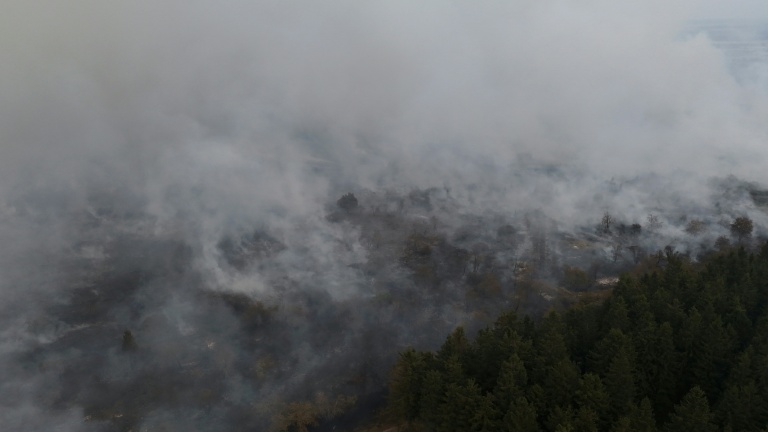 Vue aérienne de l'incendie ravageant l'est de la Belgique, le 15 août 2026