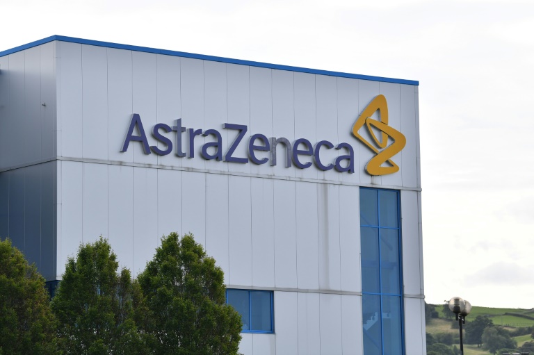 Face à la menace de droits de douane de Donald Trump sur le secteur pharmaceutique, le géant britannique AstraZeneca annonce investir 50 milliards de dollars d'ici 2030 aux États-Unis pour y fabriquer des médicaments et financer ses programmes de recherche