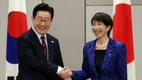 La Première ministre japonaise Sanae Takaichi et le président sud-coréen Lee Jae Myung lors d'une rencontre à Nara, le 13 janvier 2026 au Japon