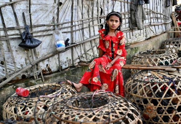 Une jeune rohingya au camp de réfugiés de Kutupalong le 18 décembre 2025