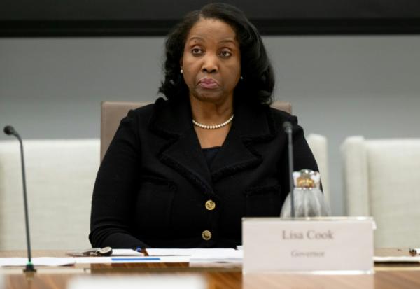 La gouverneure Lisa Cook au siège de la Fed à Washington, le 25 juin 2025