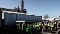 Salariés de l'usine Fibre Excellence de Tarascon (Bouches-du-Rhône), le 4 avril 2026. Menacé de liquidation, le groupe emploit 670 salariés? répartis entre Haute-Garonne et Bouches-du-Rhône.