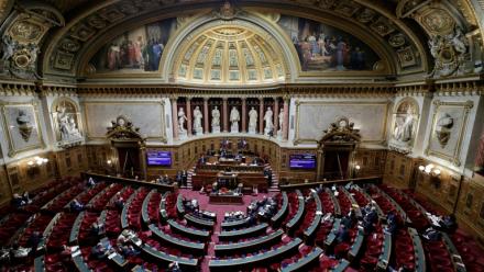 Au Sénat, le sensible débat sur la fin de vie interpelle profondément les élus croyants