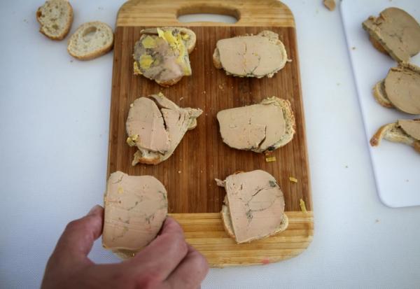 Les filières du foie gras et de la volaille haut de gamme misent sur des campagnes publicitaires d’envergure pour assurer leur présence sur les tables des fêtes de fin d’année