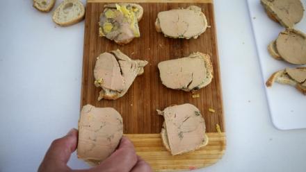 Les filières du foie gras et de la volaille haut de gamme misent sur des campagnes publicitaires d’envergure pour assurer leur présence sur les tables des fêtes de fin d’année