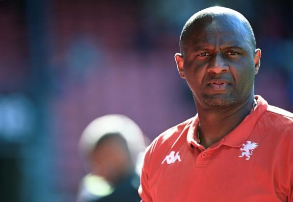 Patrick Vieira, alors entraîneur du Genoa, lors d'un match amical à Rennes