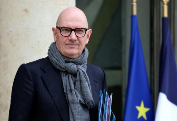 Le ministre de l'Economie et des Finances, Roland Lescure à la sortie de l'Elysée, le 28 janvier 2026 à Paris