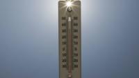 Un thermomètre indique 35°C à Montreuil, en France, le 14 août 2025