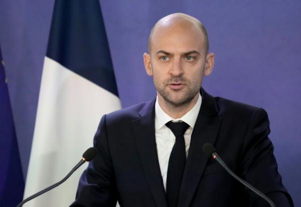 Le ministre français des affaires étrangères, Jean-Noel Barrot, en conférence de presse le 2 mars 2026 à Paris
