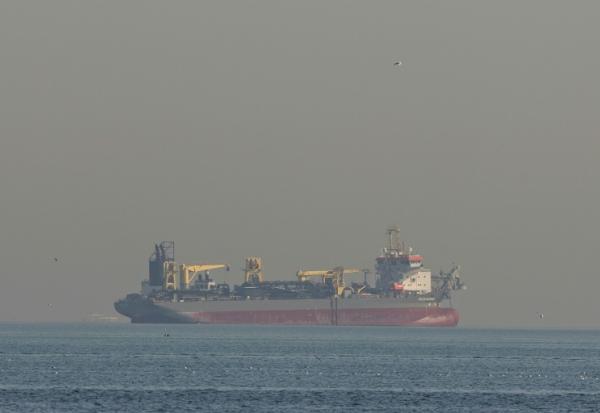 Un pétrolier au large de Dubai, le 1er mars 2026