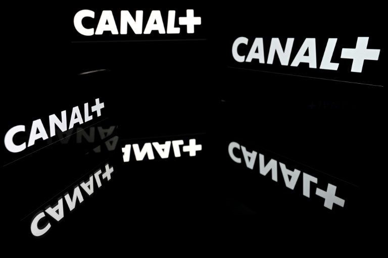 Le gouvernement veut doubler le taux de TVA qui s'applique aux télévisions payantes, selon le projet de loi de finances présenté jeudi, à la grande fureur de Canal+, qui menace de baisser ses investissements dans le cinéma et le sport