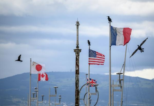 Les drapeaux des pays participant au G7 à Evian, le 10 juin 2026