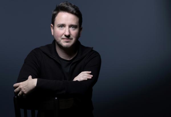 L'économiste français Gabriel Zucman pose le 12 juin 2024 à Paris