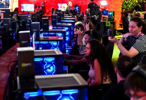 Des joueurs lors du salon du jeu vidéo Gamescom de Cologne, en Allemagne, le 26 août 2026