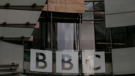 La Géorgie a annoncé lundi l'ouverture d'une enquête après un reportage de la BBC accusant les forces de l'ordre de ce pays du Caucase d'avoir utilisé un agent chimique pour disperser des manifestations antigouvernementales l'année dernière