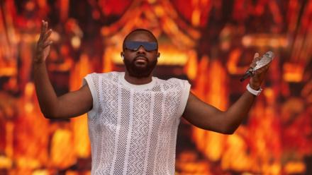 Le chanteur congolais Gims lors d'un concert au festival Les Vieilles Charrues, dans le Finistère, le 16 juillet 2026