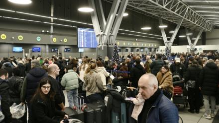 L'aéroport "Makedonia" à Thessalonique en Grèce, où le trafic aérien a été perturbé par la fermeture de l'espace aérien grec plusieurs heures en raison d'un incident technique le 4 janvier 2026