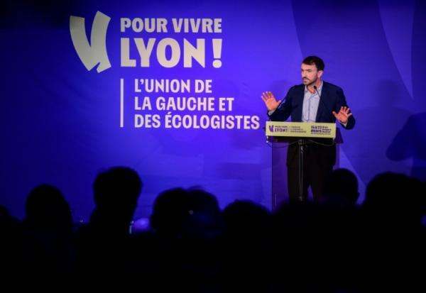 Le maire de Lyon, Grégory Doucet, lors de sa campagne pour sa réélection, en vue des élections municipales de 2026 à Lyon, le 17 janvier 2026