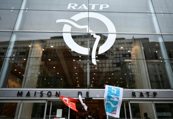 Les usagers des RER et trains de banlieue d'Ile-de-France exploités par la SNCF font face mardi à un trafic "très fortement perturbé" par une grève des cheminots