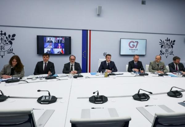 Emmanuel Macron participe à une visioconférence du G7 depuis Paris le 11 mars 2026 