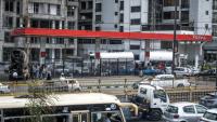Forte affluence dans une station-service sur fond de pénurie de carburants à Addis-Abeba le 27 mars 2026