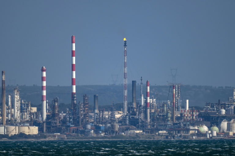 La raffinerie de pétrole Lavera à Port-de-Bouc, près de Martigues, le 25 mars 2026 dans le sud de la France