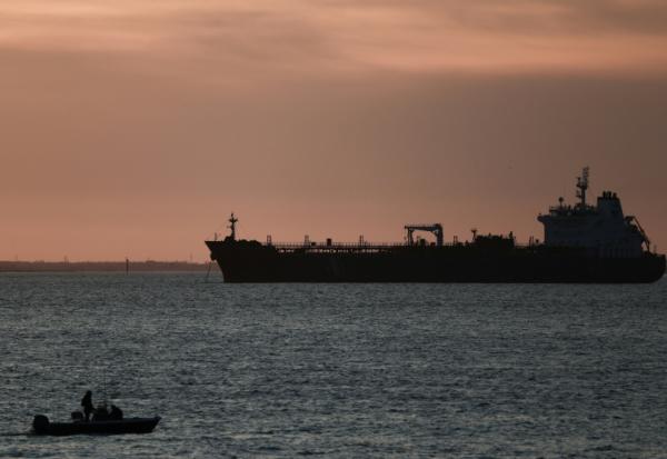 Un pétrolier ancré face au port de Marseille-Fos, dans le sud de la France, le 13 mars 2026