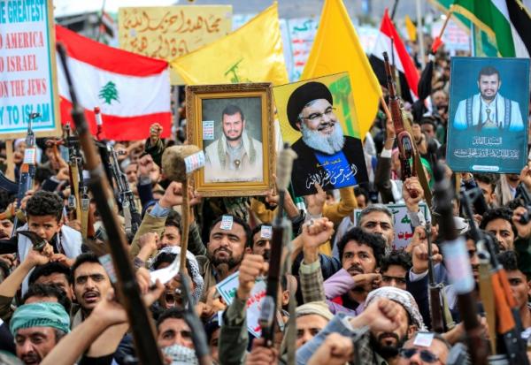 Des partisans du mouvement houthi, soutenu par Téhéran, lors d'un rassemblement en soutien à l'Iran et au Liban, à Sanaa, le 17 avril 2026