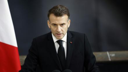 Le président français Emmanuel Macron à Crozon dans le Finistère le 2 mars 2026