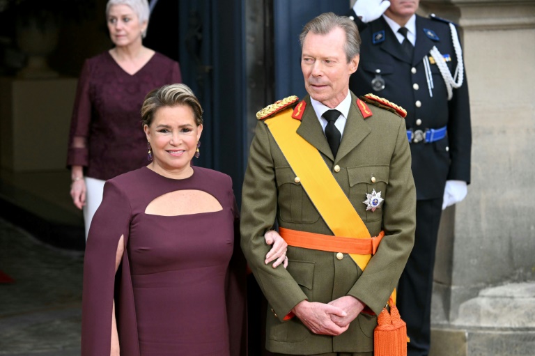 L'ancien grand-duc Henri (D) et la grand-duchesse Maria Teresa, à Luxembourg, le 3 octobre 2025